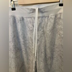 Lululemon T.H.E linerless 8” Short Men’s